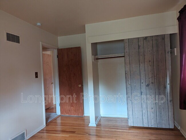 Building Photo - 3205 Moorhead Ave