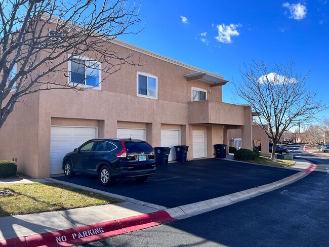 Building Photo - Gated community, 2 Br, 2.5 Ba w/ appliance...