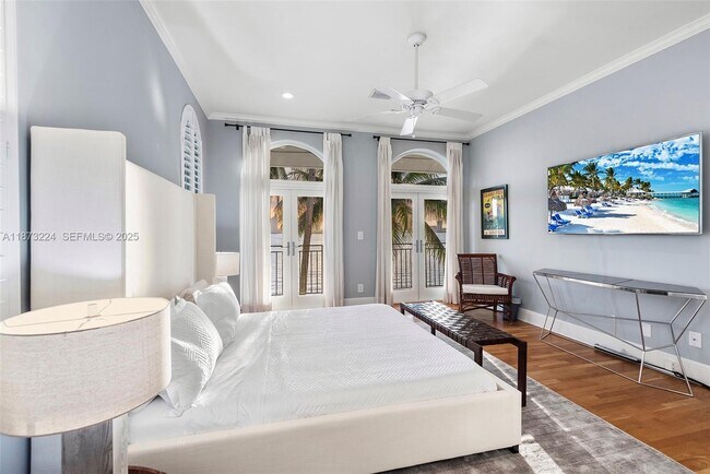 Building Photo - 814 W Dilido Dr