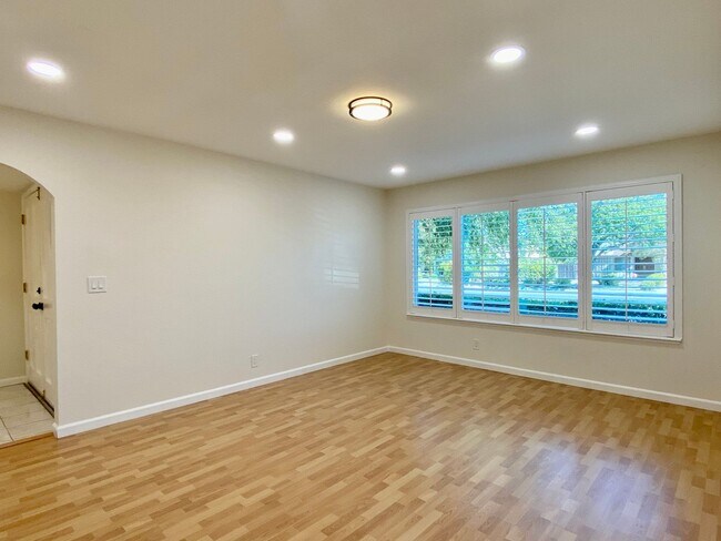 Building Photo - Remodeled Bathrooms- Fresh Interior Paint - 9,382 Square Foot Lot- 5.5 Miles from IBM Research Lab