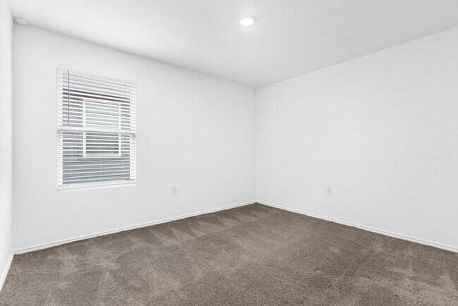 Building Photo - 10007 Kersey Ml