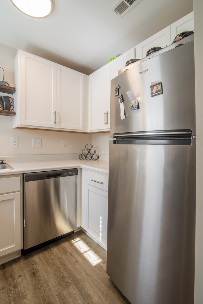 Building Photo - 4605 Coronado Dr