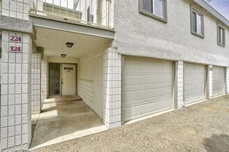 Building Photo - Price Reduction!  2 bedroom, 2 bath condo near the airport