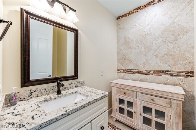Building Photo - 10382 Autumn Breeze Dr