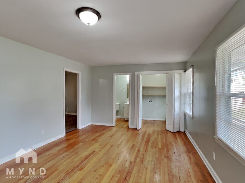 Building Photo - 5916 Ave P