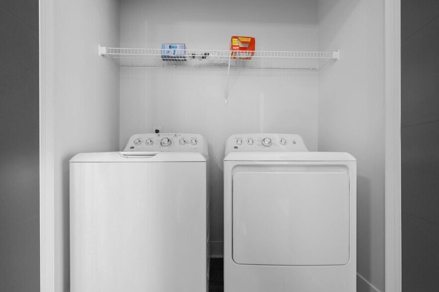 Building Photo - 8506 Westfield Blvd