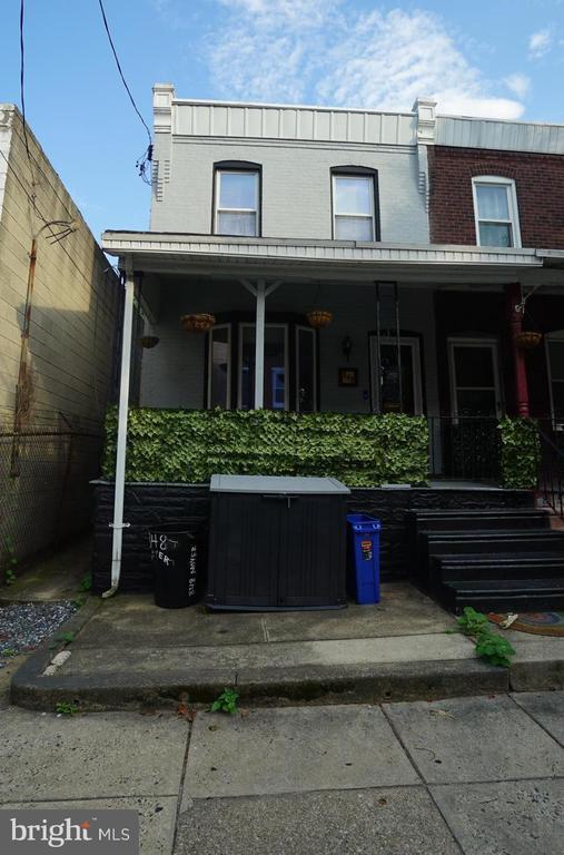 Building Photo - 848 Moyer St