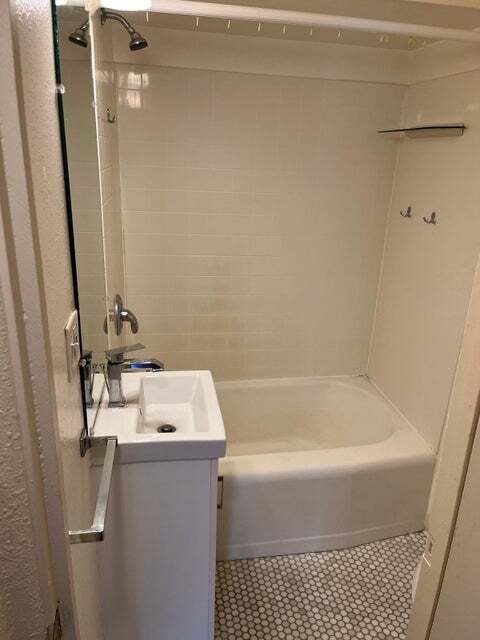 Building Photo - 1323 Geele Ave