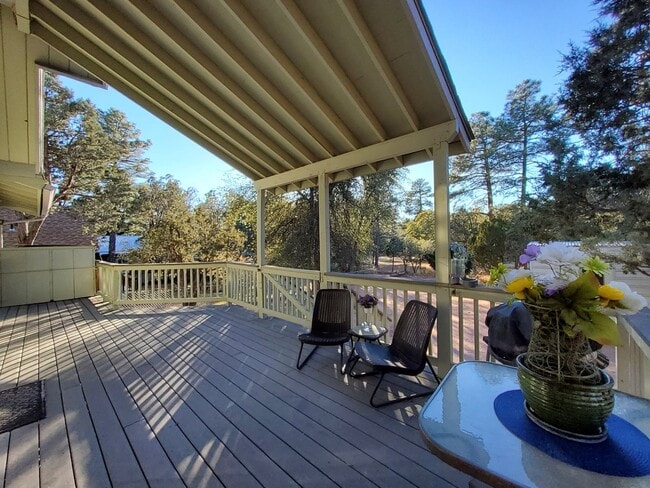 Building Photo - Adorable [furnished] - 2 Bed / 1 Bath A-Frame for Lease