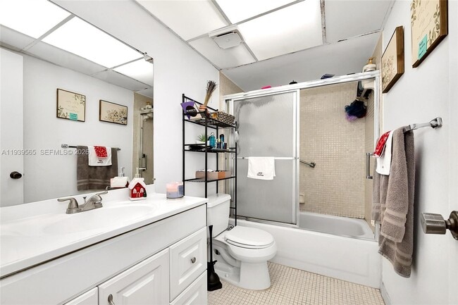 Building Photo - 1820 SW 81st Ave