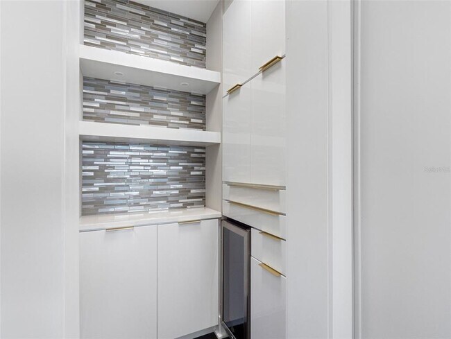 Building Photo - 5823 Bowen Daniel Dr