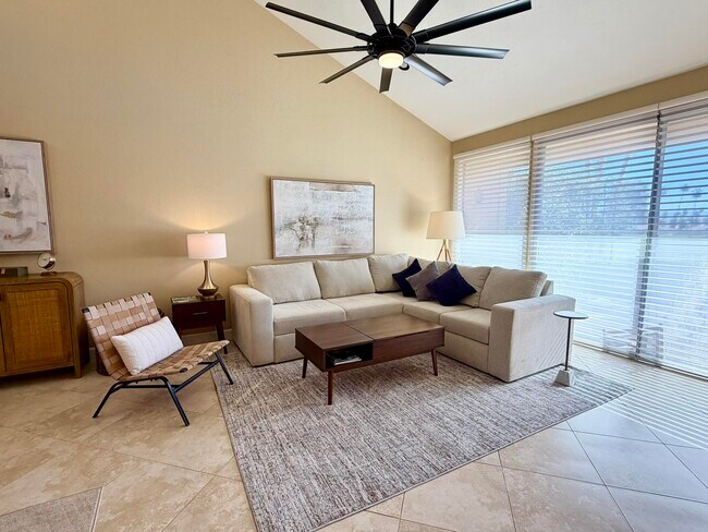 Building Photo - 240 Santa Barbara Cir