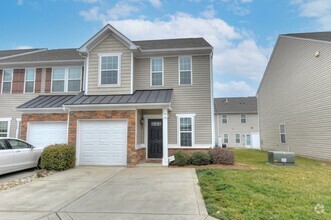 Building Photo - 3br/2.5bth Townhome Gated Community Stoneg...