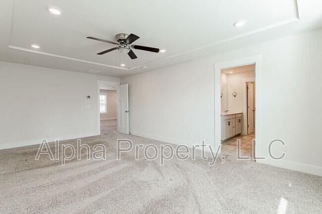 Building Photo - 112 Walking Stick Wy