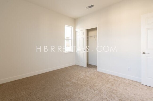 Building Photo - Spacious 4-Bedroom with 3 Full Baths in Tracy – Your Next Rental Home Awaits!