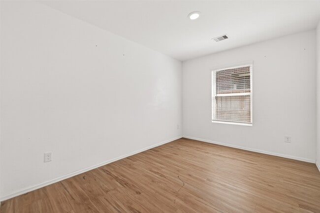 Building Photo - 7642 Terania Mdw Ln