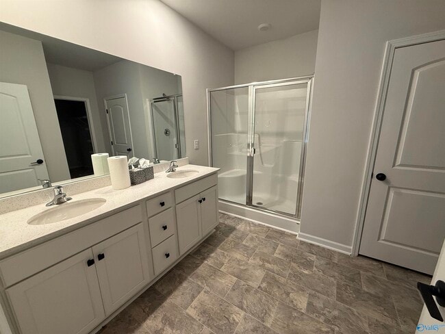 Building Photo - 16205 Glenncrest Ln