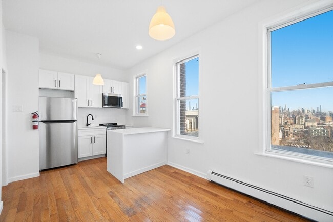 Building Photo - 804 Palisade Ave