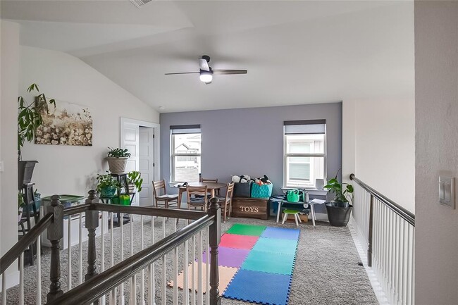 Building Photo - 15912 Cadoz Dr