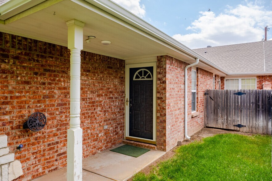 Front door - 4530 Steffi Ct