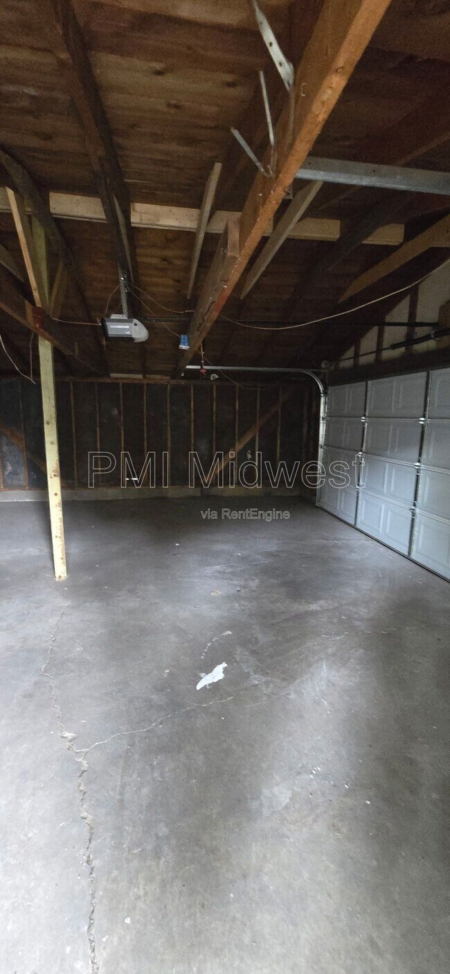 Building Photo - 2919 E New York St
