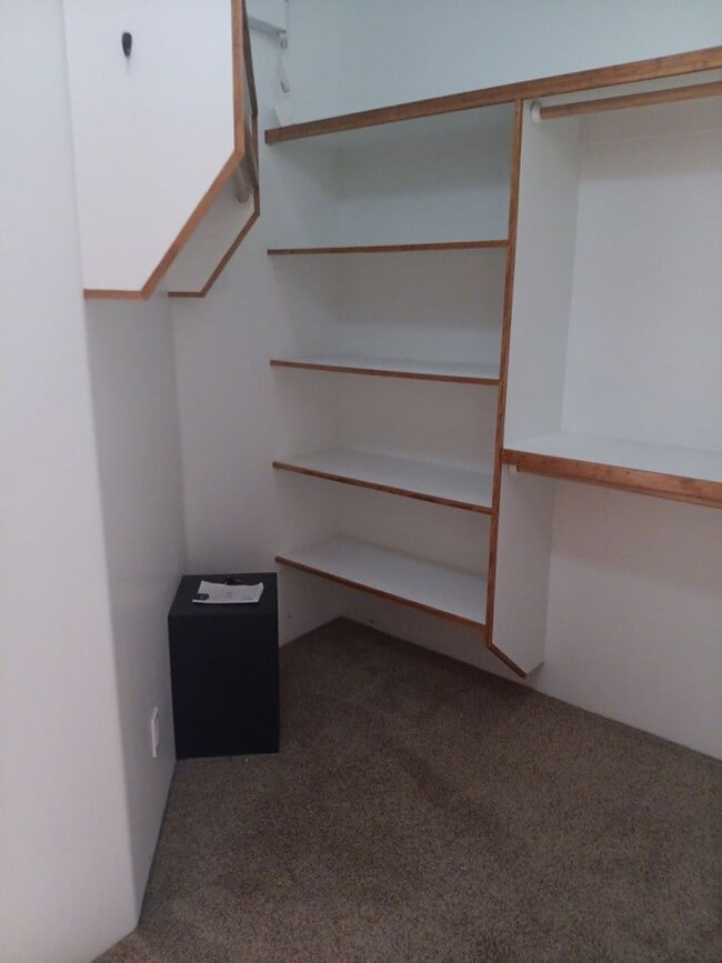 Building Photo - 3 Bedroom, 2 Bathroom! Lovely Home!