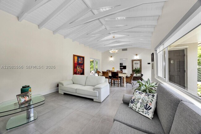 Building Photo - 6610 Santona St