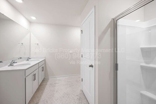 Building Photo - 9128 Lowfalls Ln