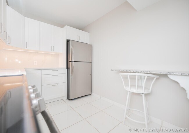 Building Photo - 20335 W Country Club Dr