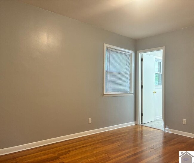 Building Photo - 908 N 21st St