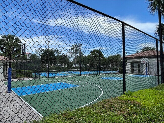 Building Photo - 640 Moondancer Ct