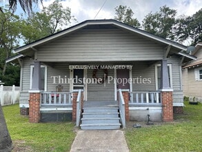Building Photo - 3048 Hunt St