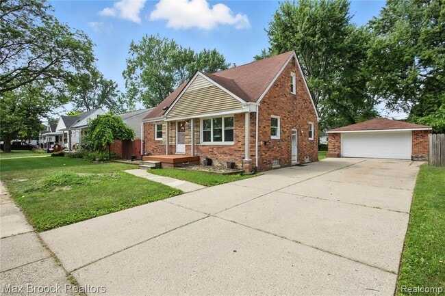 Building Photo - 25301 Ford St