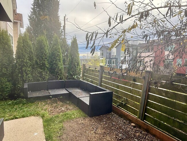 Building Photo - Northgate Townhome