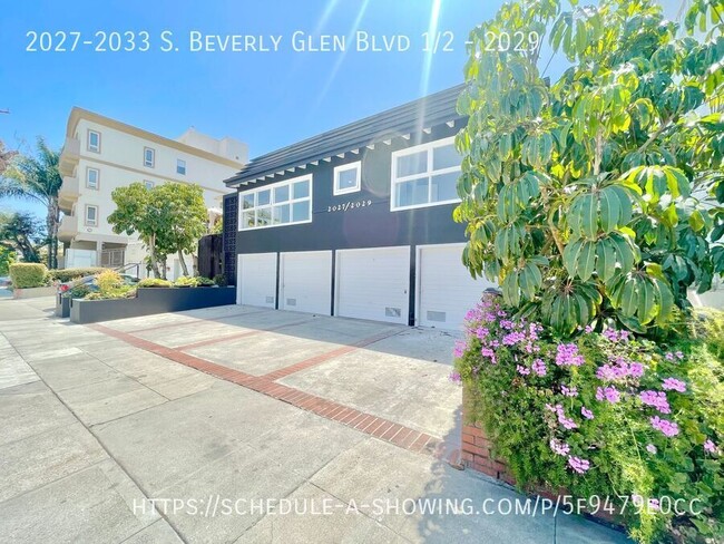 Building Photo - Beautiful Newly Remodeled Modern Large 1 B...