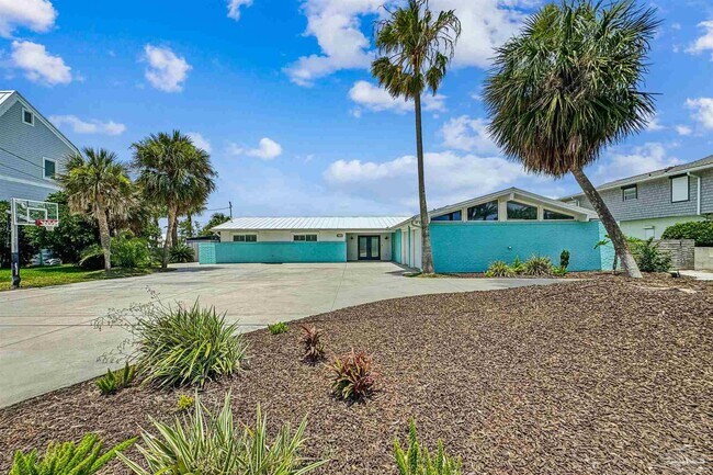Building Photo - 231 Sabine Dr