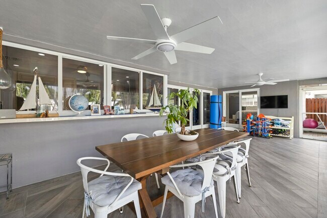 Building Photo - 6251 NE 19th Terrace