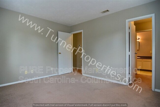 Building Photo - 411 Old Manor Rd