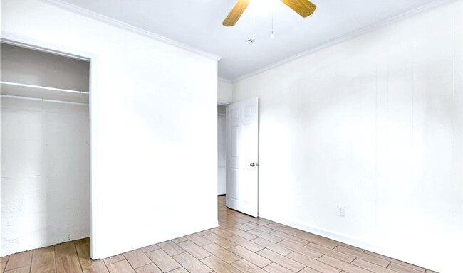 Building Photo - 803 Googe St