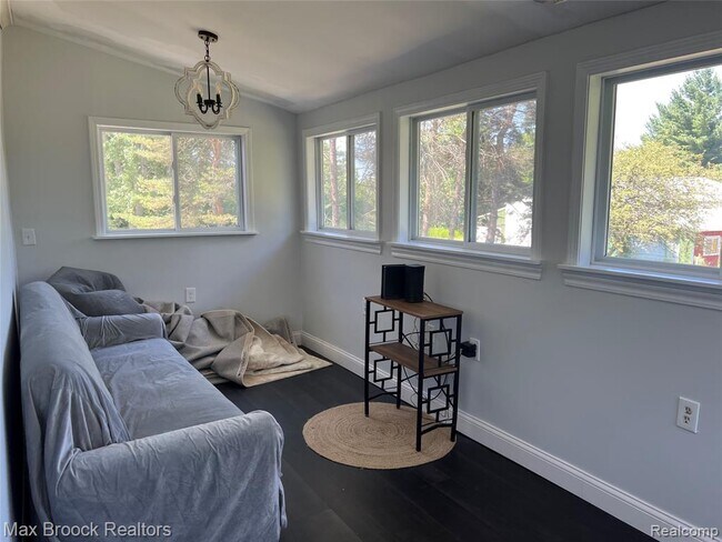 Building Photo - 4842 Merwin Rd