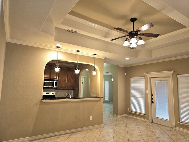 Building Photo - 6214 Manresa Dr