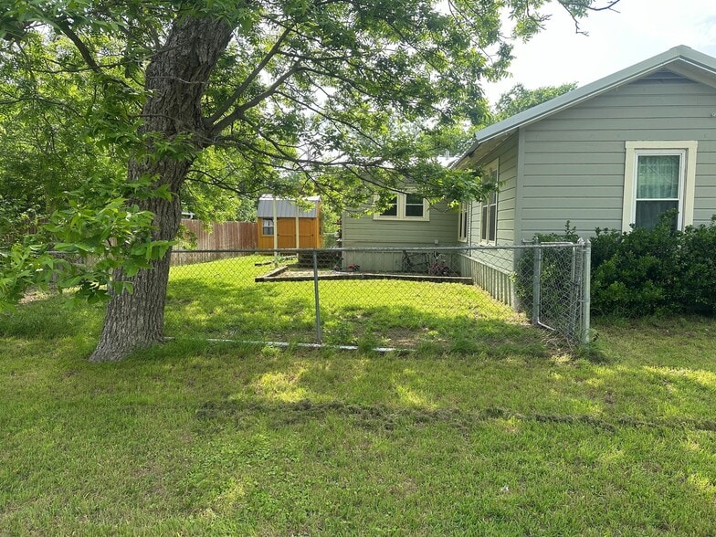 Building Photo - 506 Scurlock St