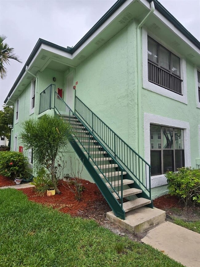 Building Photo - 8775 NW 39th St