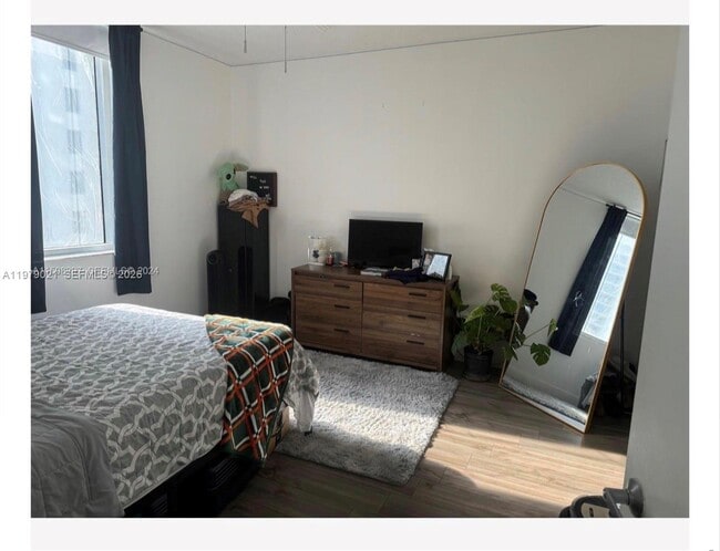 Building Photo - 1060 Brickell Ave