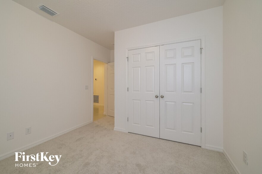 Building Photo - 845 Avenal Ln