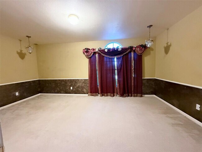 Building Photo - 3916 Bonnie Ln