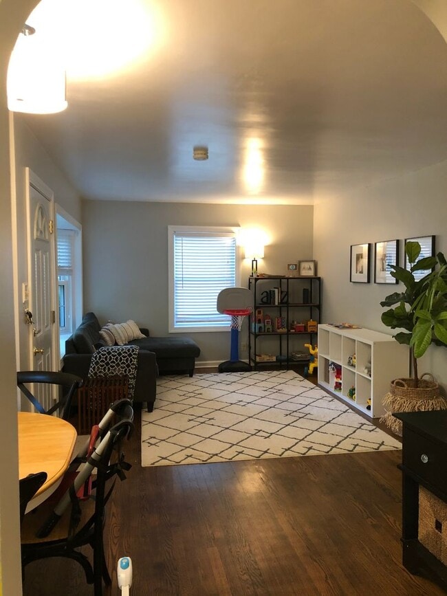 Building Photo - Great Ranch Home with Large Yard