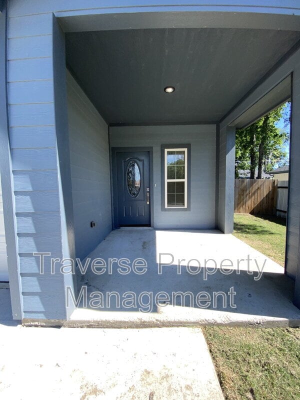 Building Photo - 5408 Fernander Dr
