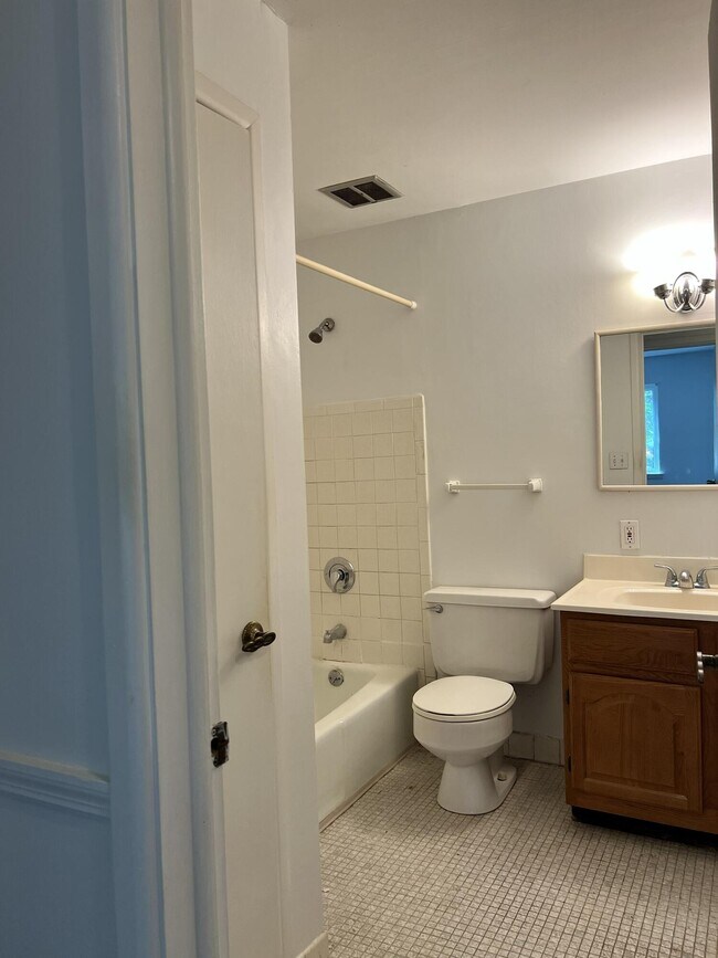 Building Photo - 255 Elmwood Ave