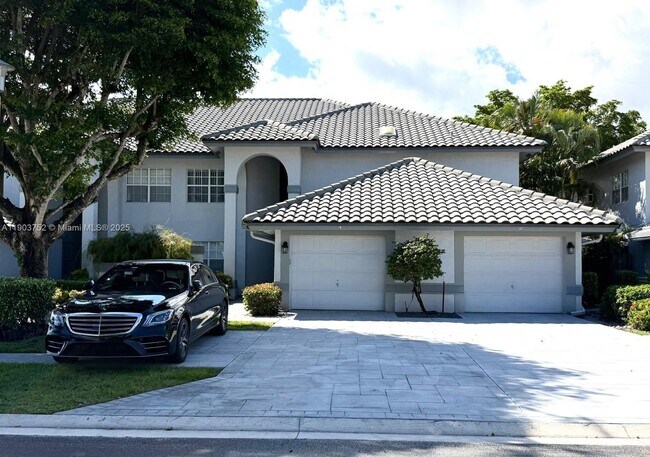 Building Photo - 11690 Briarwood Cir